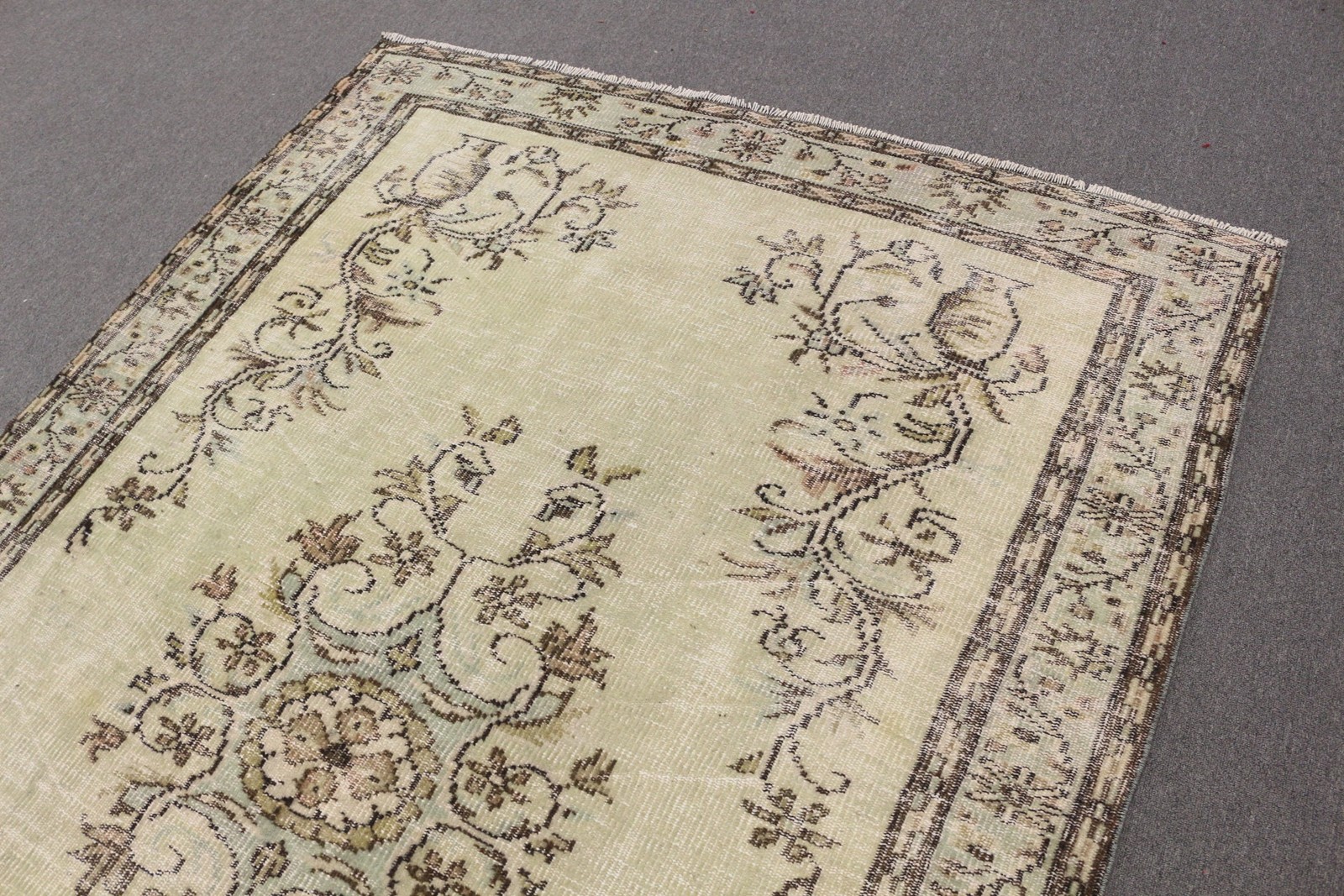 5,7×8,3 ft Vintage Rug, Turkish Large Rug, White Brown Animal Print Wool Rug