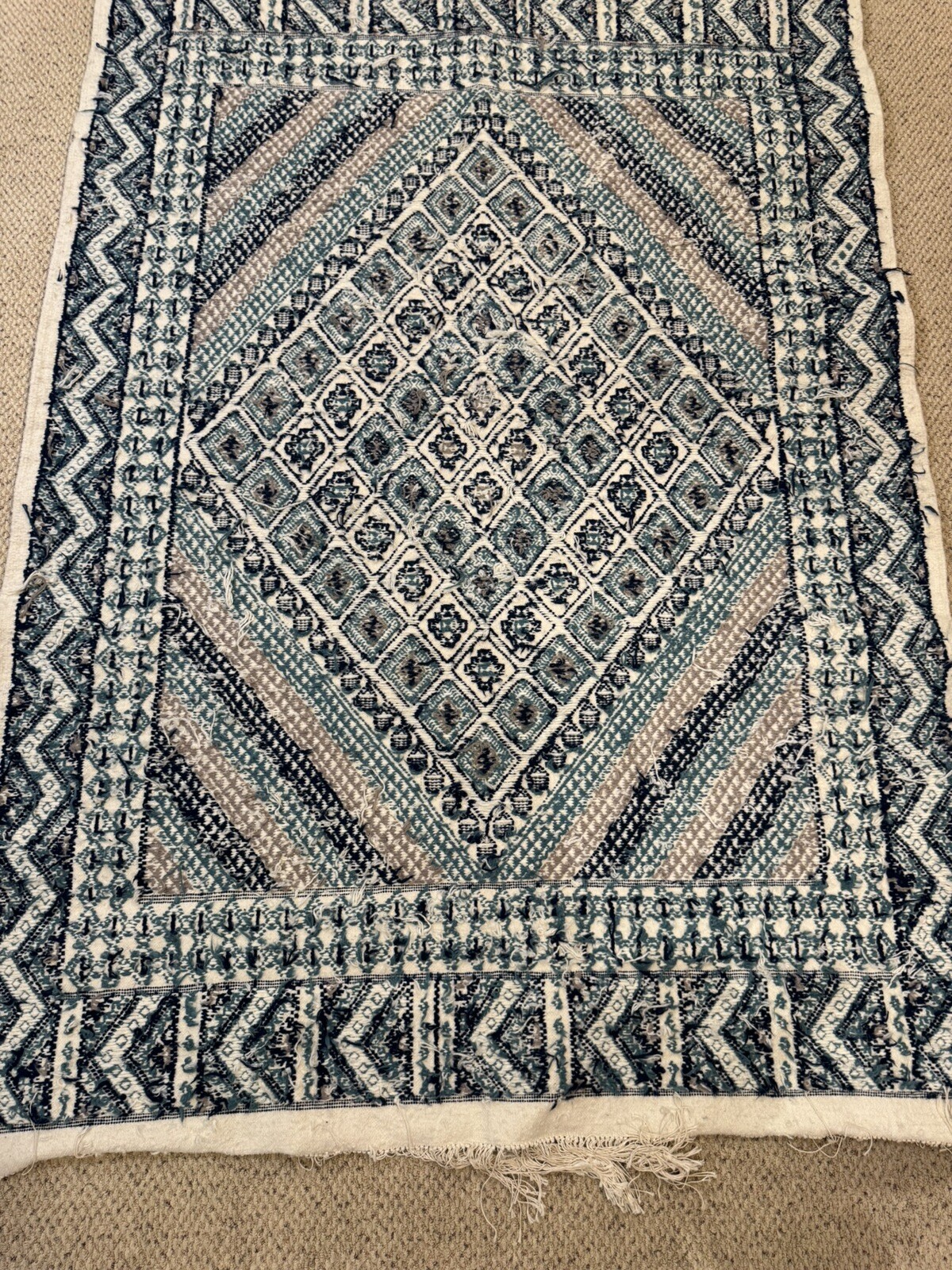 8 x 5 Hand Knotted Wool Rug made in Tunisia. (AKA margoum) 262 cm X 180 cm