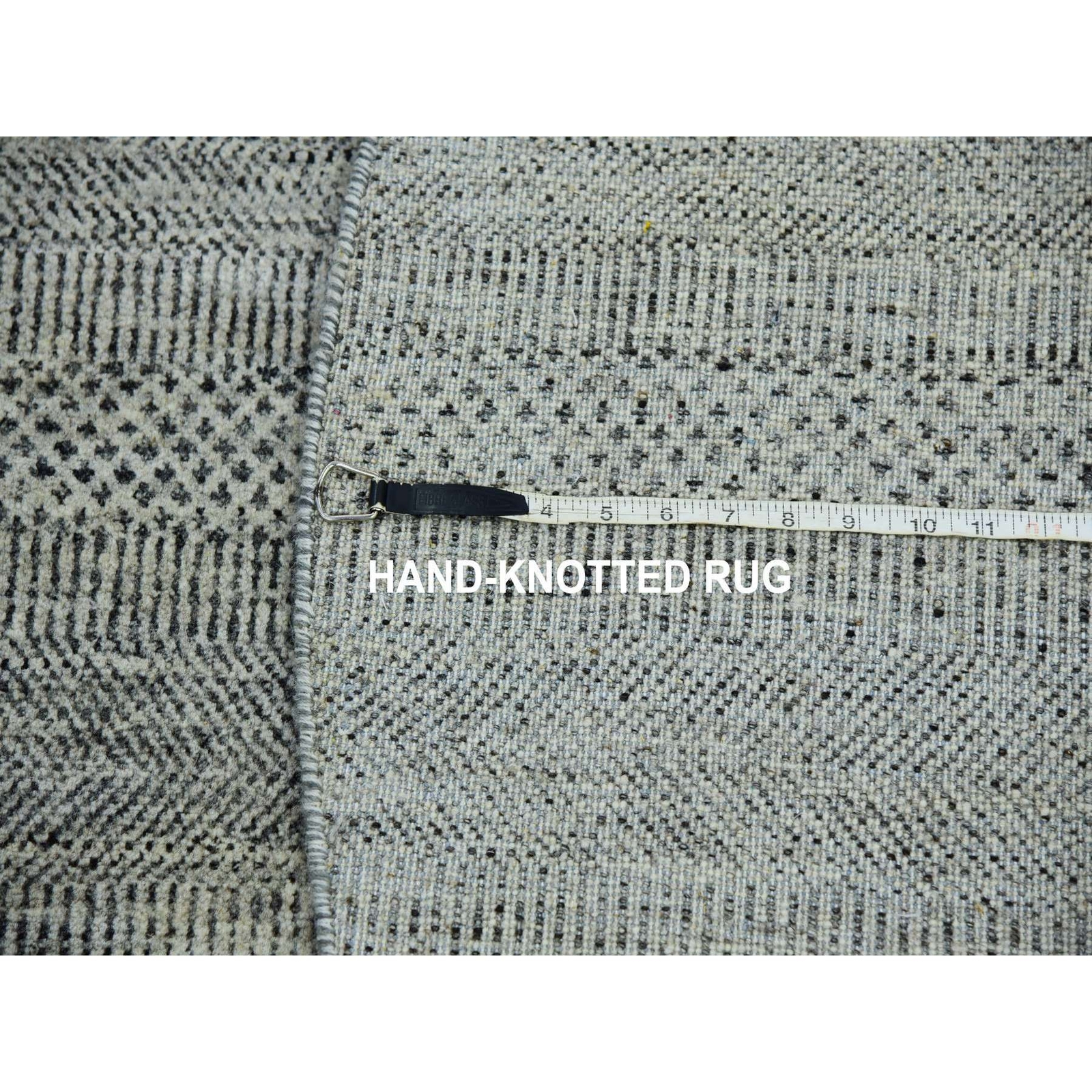 5’x5′ Silver Gray Undyed Wool Hand Knotted Modern Grass Design Round Rug R79697