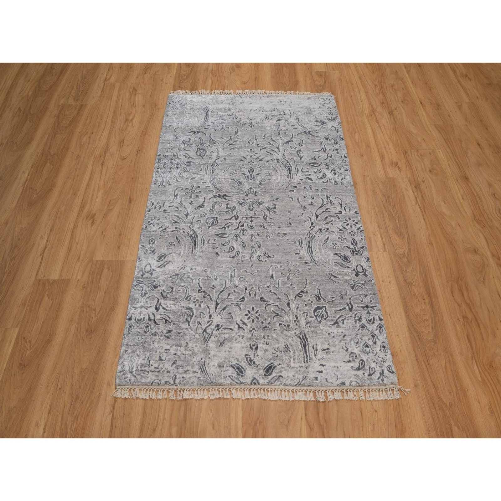 3’x5’1″ Gray Hand Knotted Damask Design Wool and Plant Based Silk Rug 92302