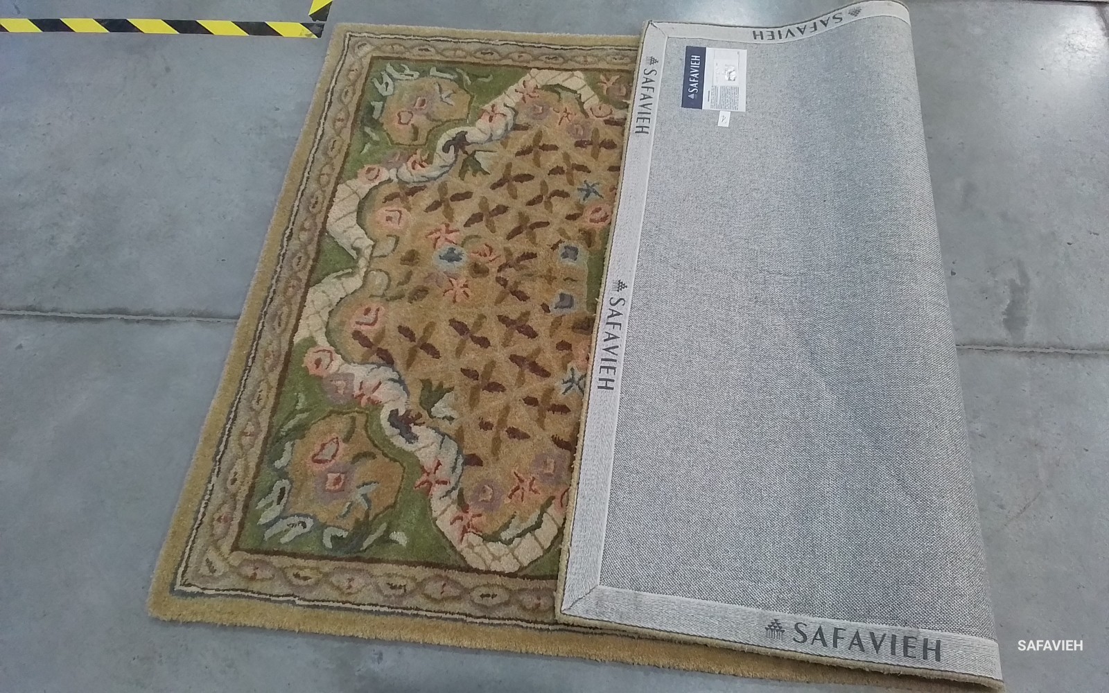 TOUPE / LIGHT GREEN 4′-0″ x 6′-0″ Flaw in Rug, Reduced Price 1172784627 CL304D-4