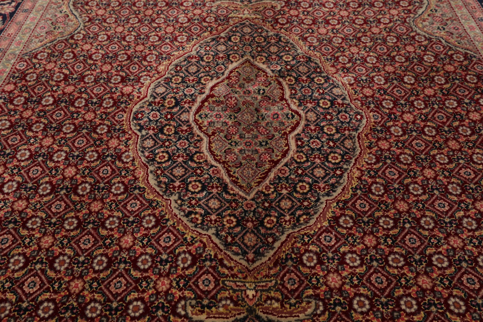 4’1”x6’3″ Red Hand Knotted Traditional Medallion Wool & Silk Area Rug