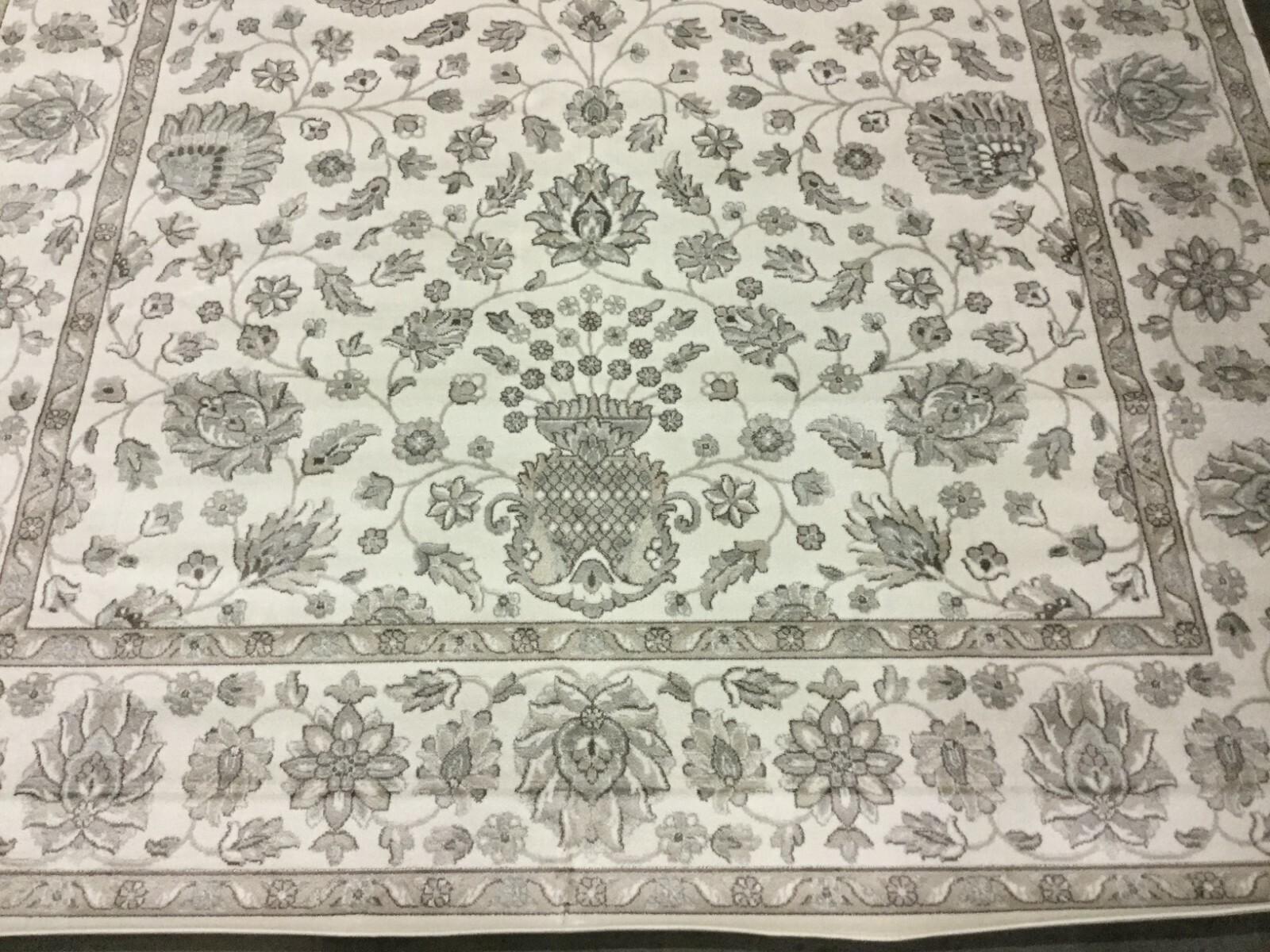 SILVER / CREAM 6′-7″ X 9′-6″ Flaw in Rug, Reduced Price 1172643006 PEG610Q-6