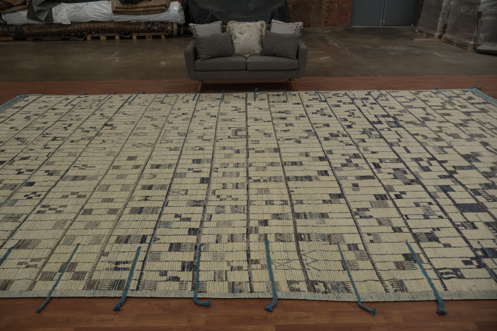 Versatile Minimalist Moroccan Rug 13×21 Ft Handmade Oversized Wool Carpet