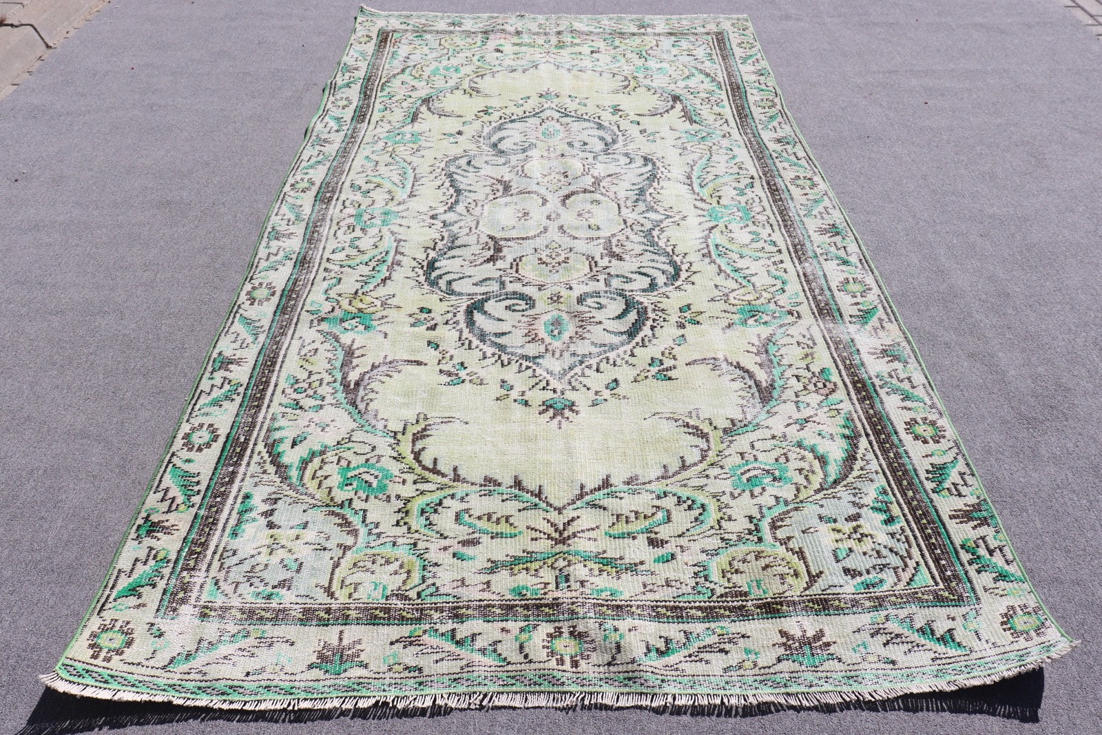 5,4×9,6 ft Rug, Vintage Turkish Rug, Green Bordered Wool Rug