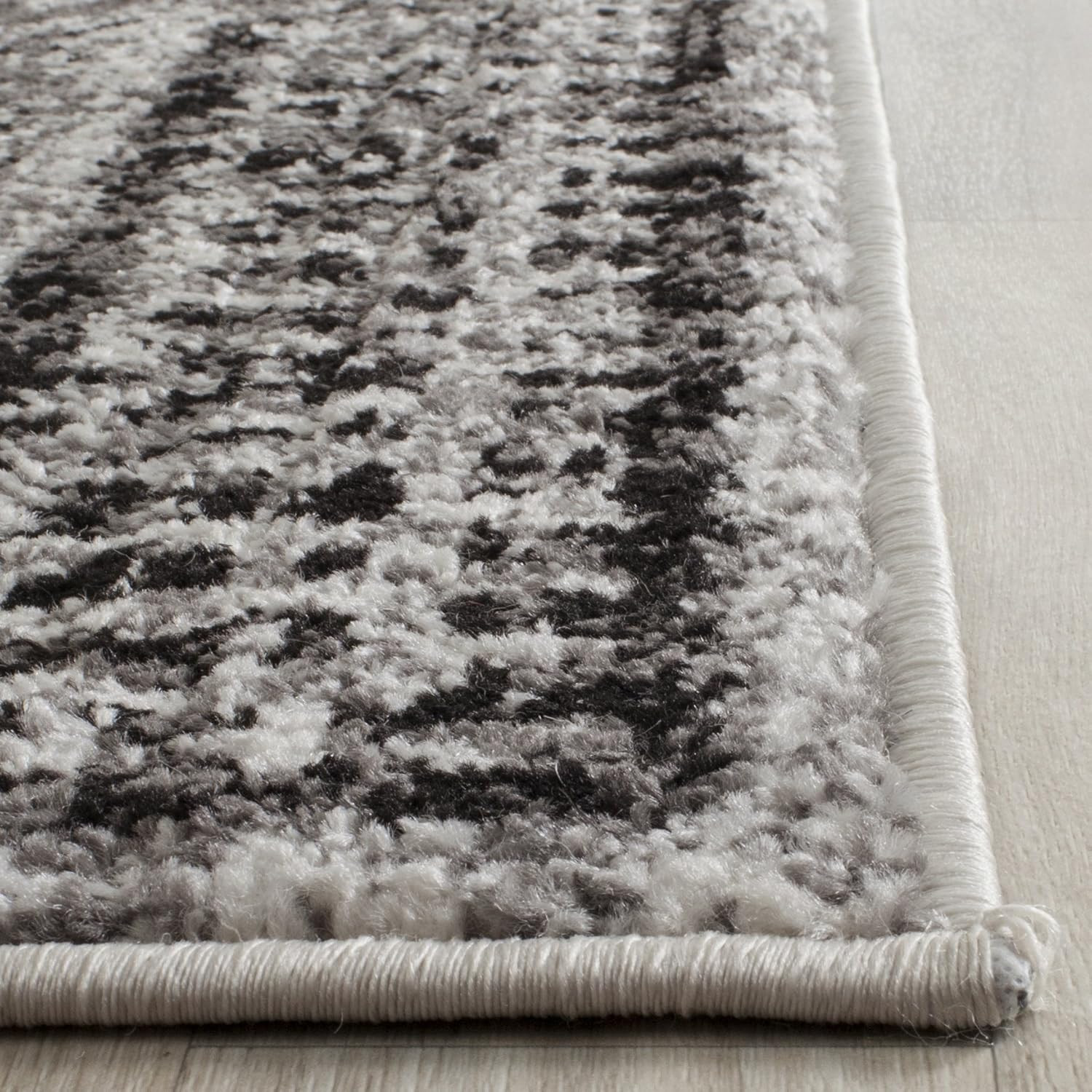 Ivory & Silver Adirondack Area Rug 9′ x 12′ – Distressed, Non-Shedding