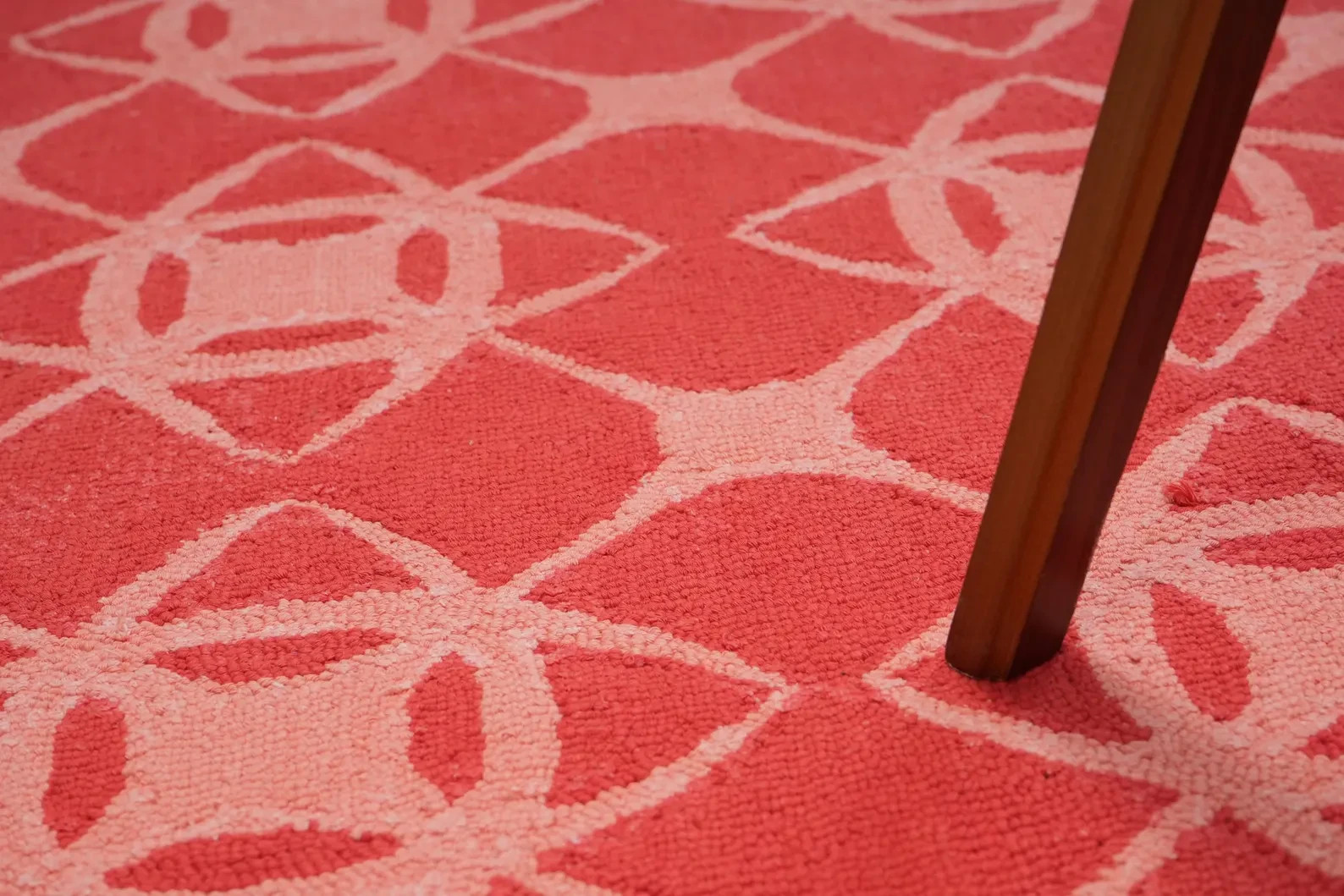 “Hand Tufted Red Coral Rug Geometric Trellis Pattern Modern Area Carpet