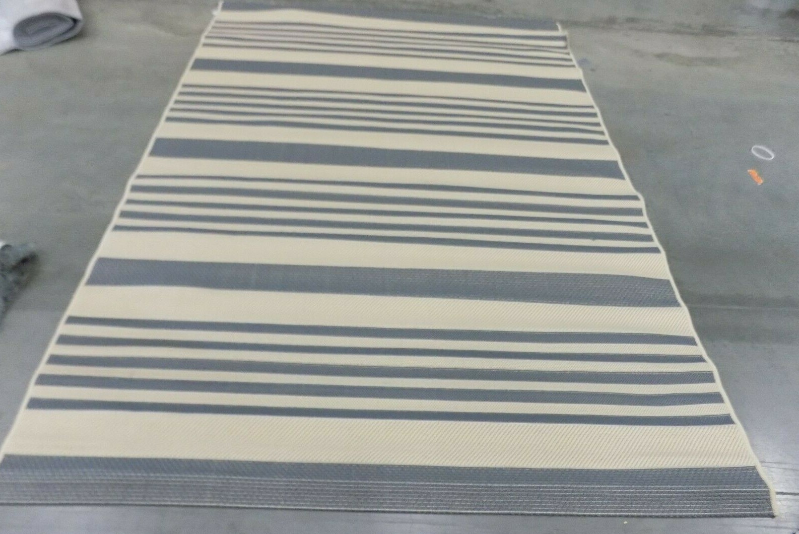BONE 5′-3″ X 7′-7″ Damaged Binding Rug Reduced Price 1172589367 CY6062-236-5