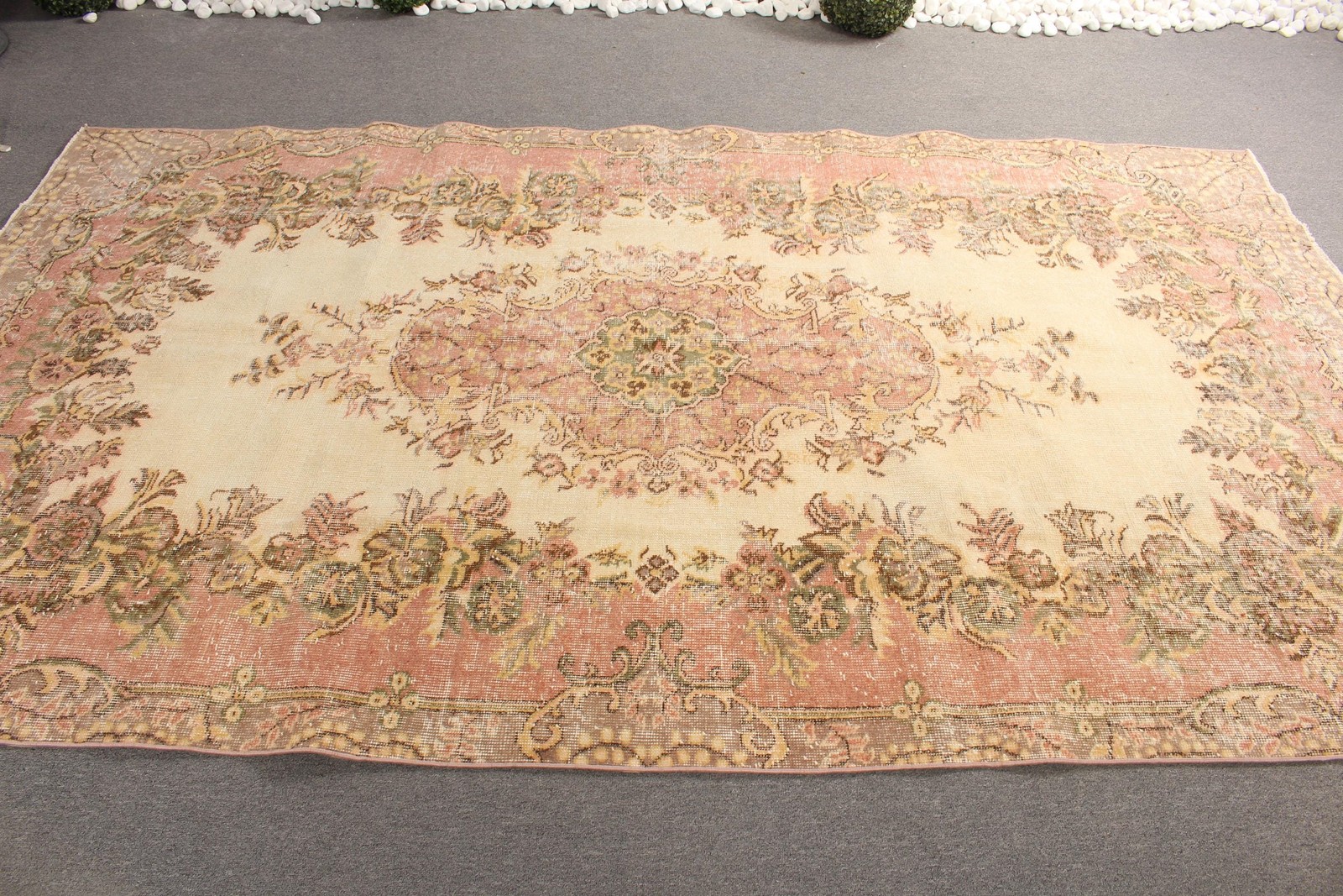 Vintage 5,4×9,3 ft Rug, Large Turkish Rug, Pink Beige Moroccan Rug