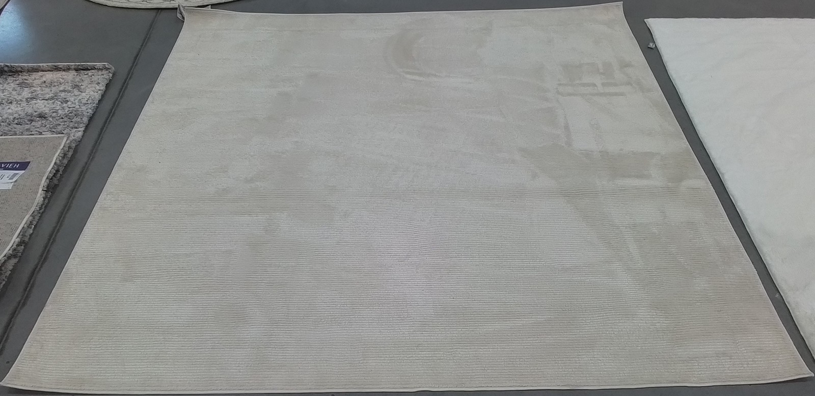 IVORY 6′-7″ x 6′-7″ Flaw in Rug, Reduced Price 1172790330 REV102A-7SQ