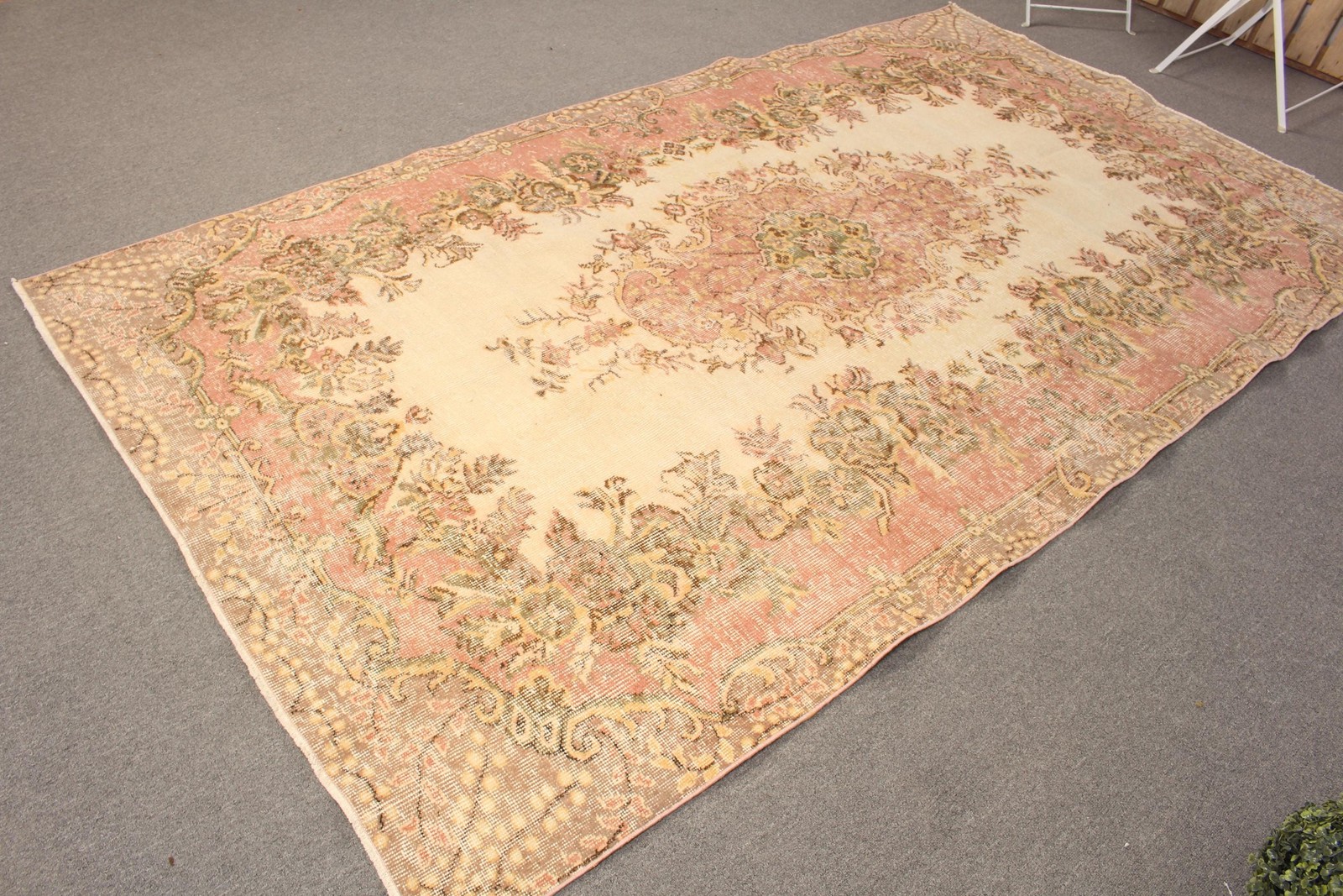 Vintage 5,4×9,3 ft Rug, Large Turkish Rug, Pink Beige Moroccan Rug