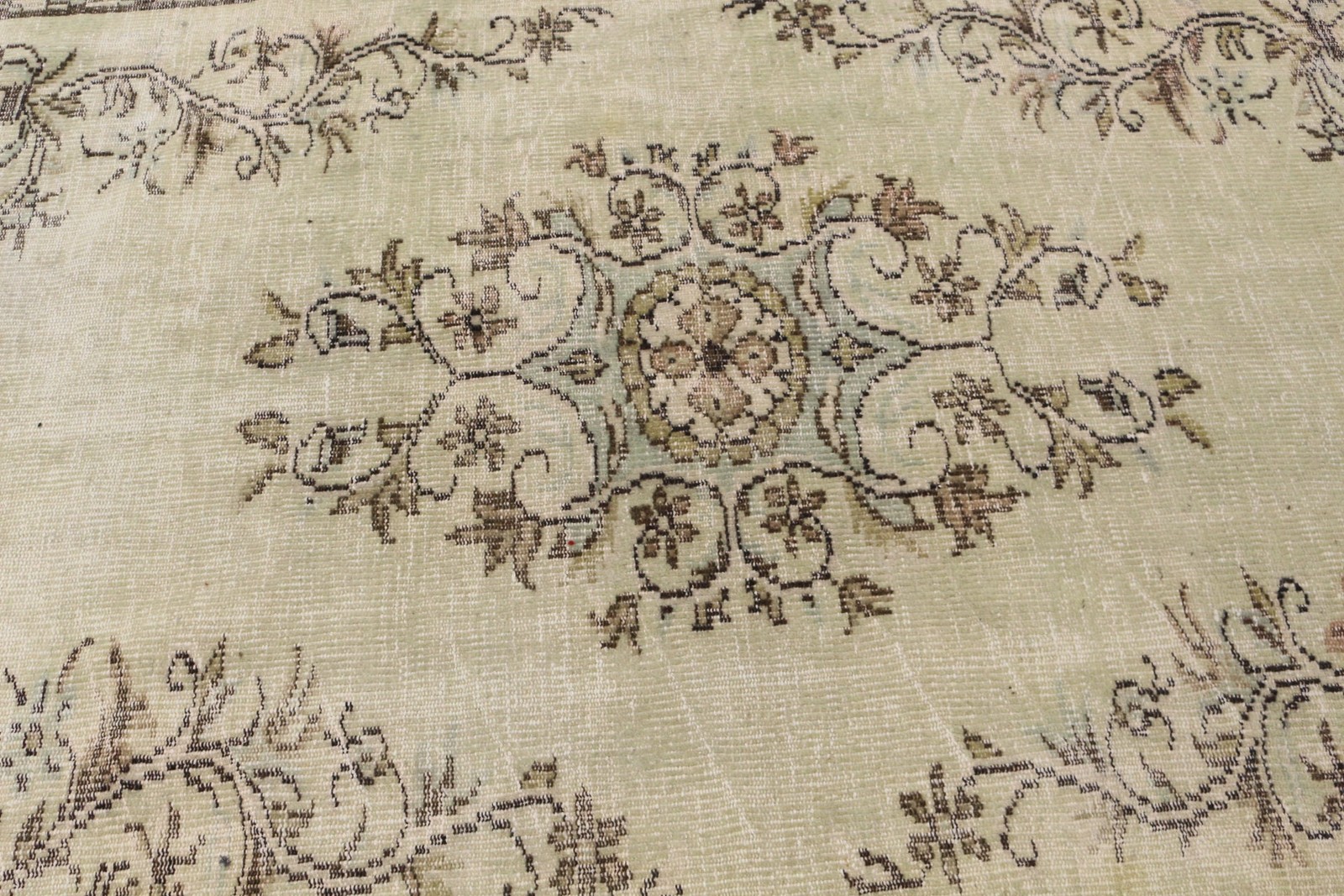 5,7×8,3 ft Vintage Rug, Turkish Large Rug, White Brown Animal Print Wool Rug