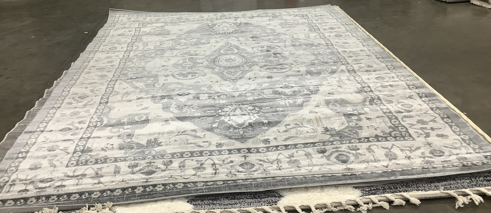 GREY / CREAM 9′-0″ x 12′-0″ Back Stain Rug, Reduced Price 1172685276 ISA936F-9