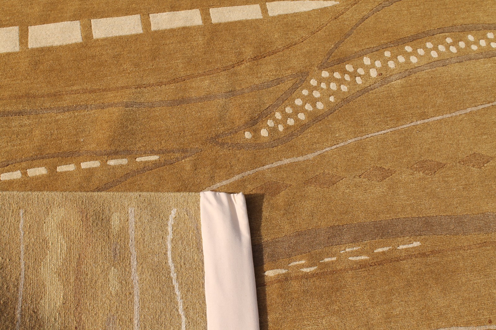 R0235 Gorgeous Color Fine Tibetan Woolen Area Rug 6′ x 9′ Hand knotted in Nepal