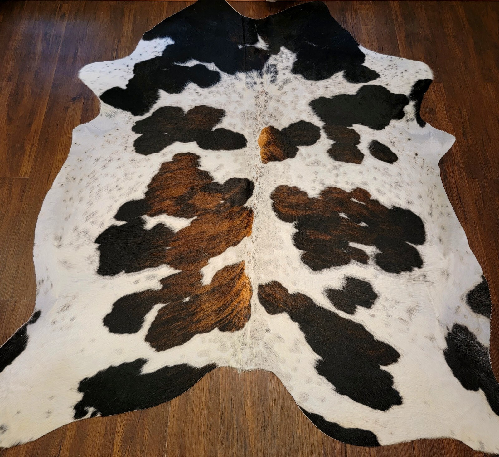 Premium Quality Brazilian Exotic Tricolor XLarge Natural Cowhide Rug 80″x95″