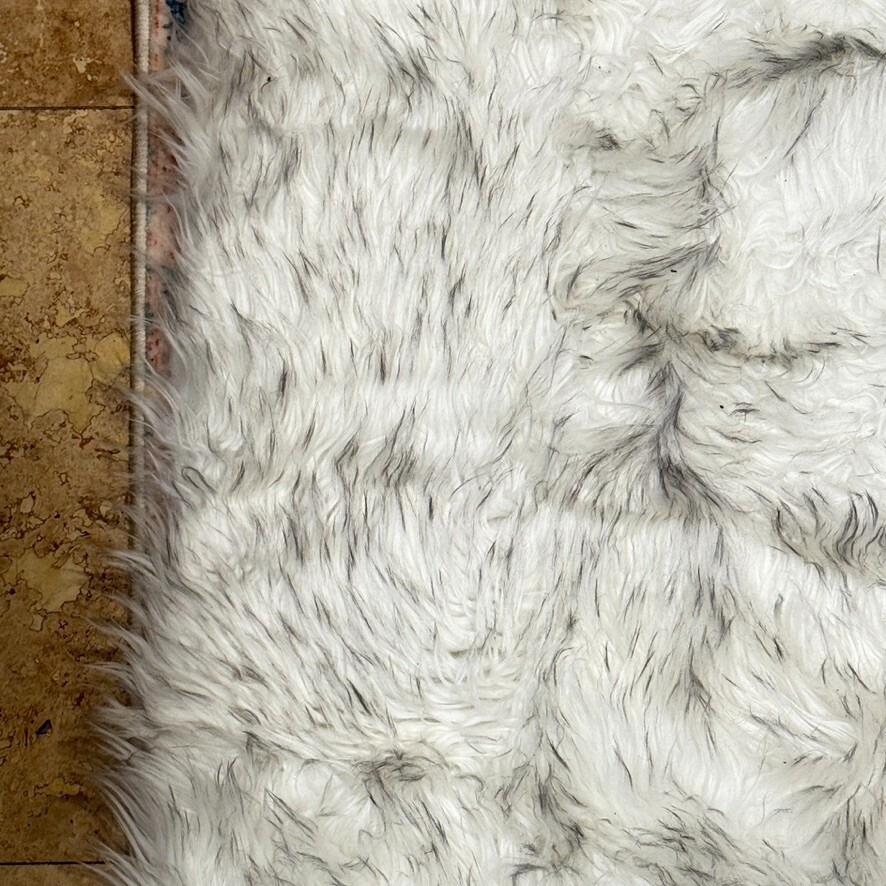 Latepis 2×5 Faux Fur Rug Runner White with Grey Tips Washable
