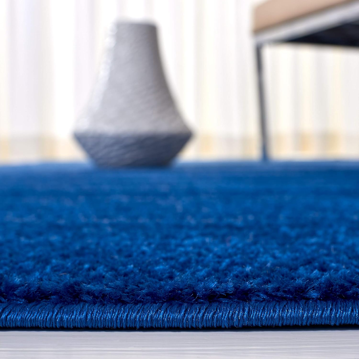 SAFAVIEH Adirondack Collection Accent Rug – 2’6″ X 4′, Light Blue & Dark Blue, M