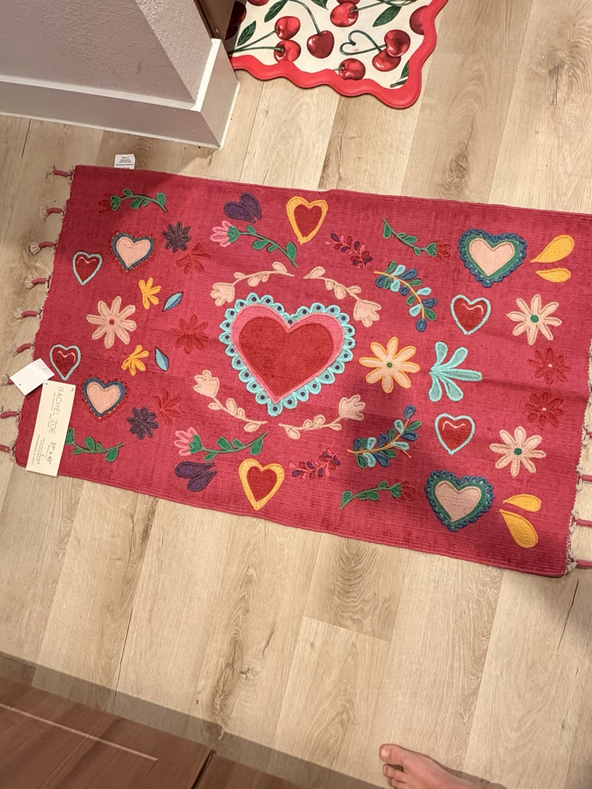 Rachel Zoe Valentines Accent Throw Red Pink Rug Pinkmas Hearts! 27″x45″ NEW