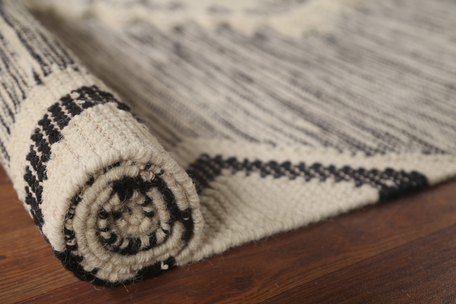 Geometric Durrie-Kilim Multi Level Pile Area Rug Wool Hand woven Carpet 5’x8′