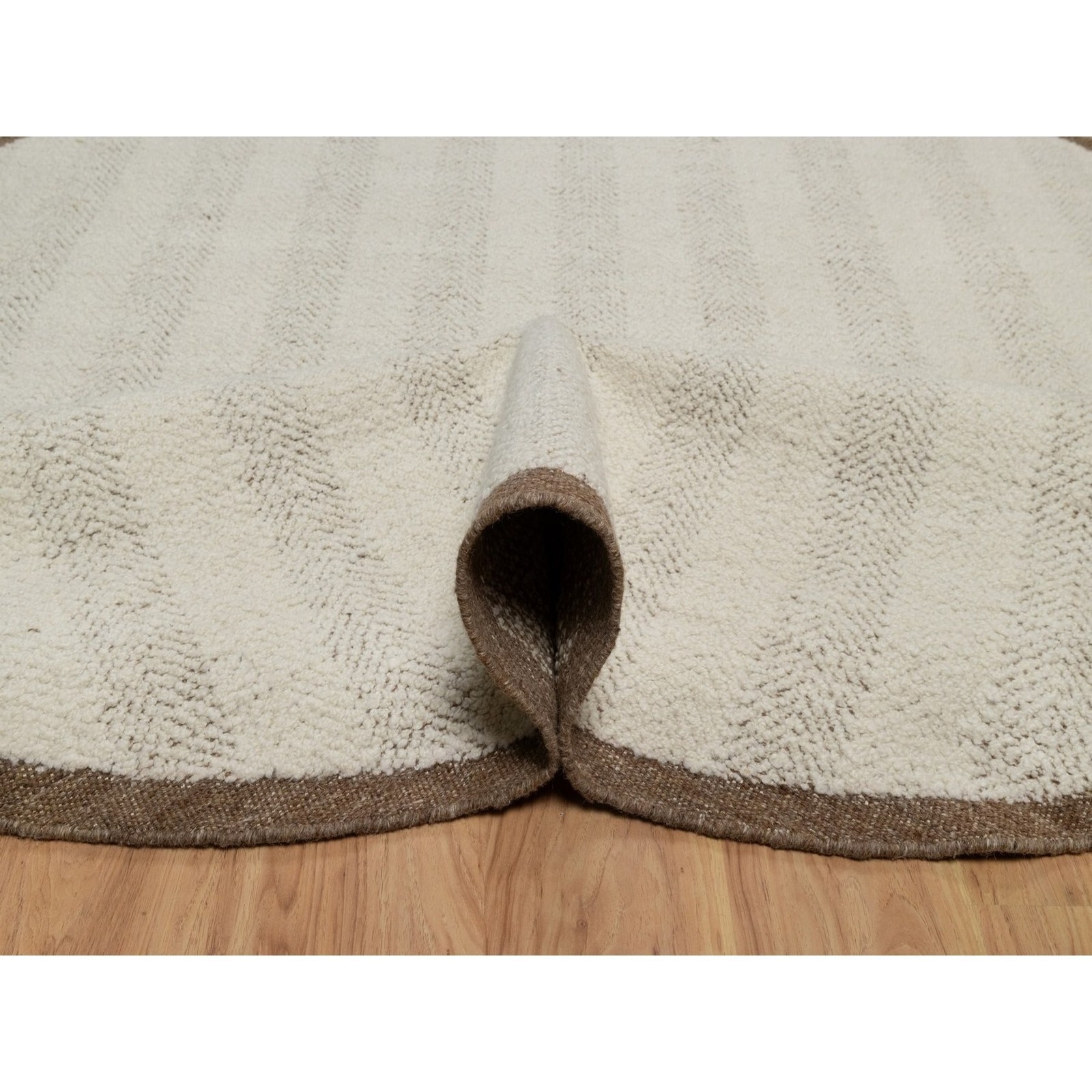7’9″x7’9″ Ivory Modern Piled Flat Weave Pure Wool Hand Knotted Round Rug 92298