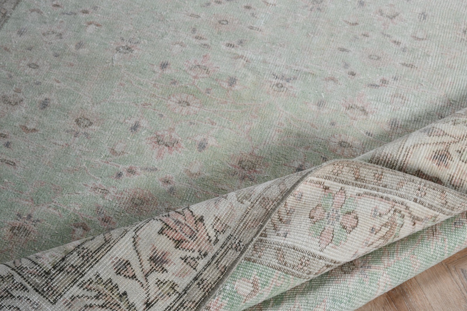 Vintage Turkish Large Rug 5,6×9,4 ft, Gray Wool Rug