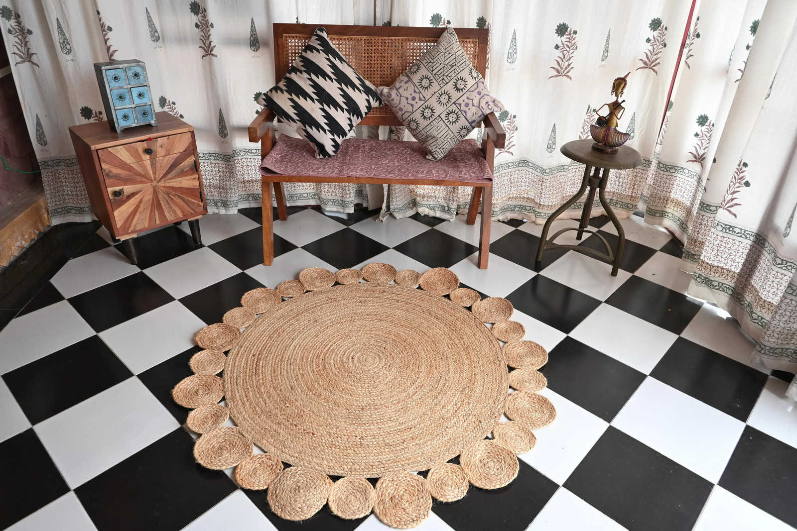 Rugmoda Jute Natural Braided 4×4 ft Round Scalloped Rug for Living Room Bedroom