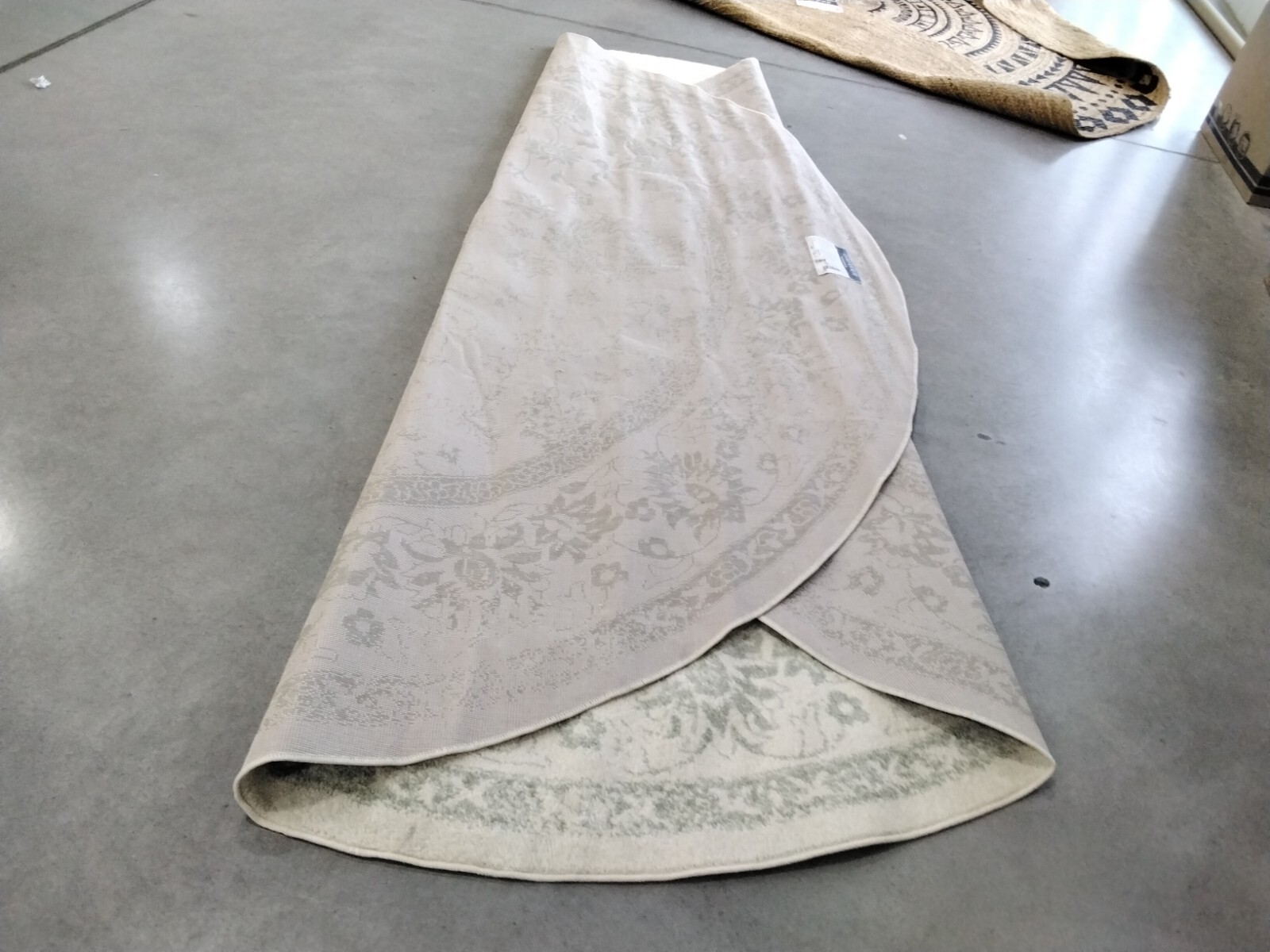 IVORY / SAGE 10′ X 10′ Round Back Stain Rug Reduced Price 1172758069 ADR109V-10R
