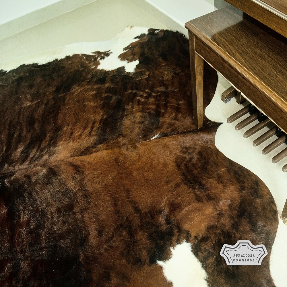 Real Cowhide Rug in Dark Tricolor | Medium 5′ x 7′