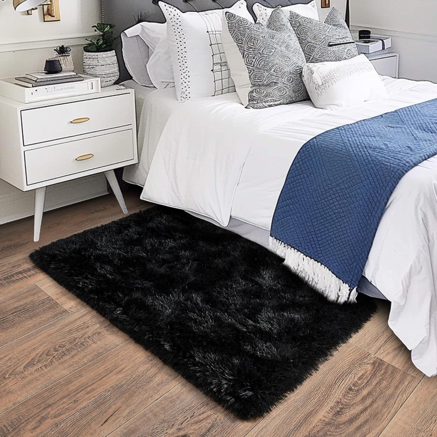 Small Black Area Rug, 2X3 Rug for Bedroom Shaggy Throw Rugs for Dorm Rug, Soft S