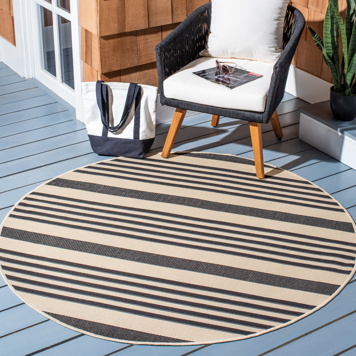 SAFAVIEH Indoor Outdoor CY6062-216 Courtyard Black / Bone Rug