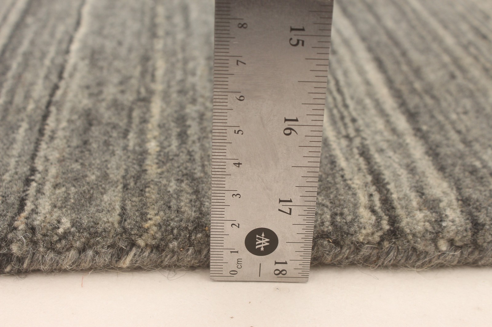 Traditional Grey Hand loomed Area Rug 3’10” x 6’0″ Oriental Carpet