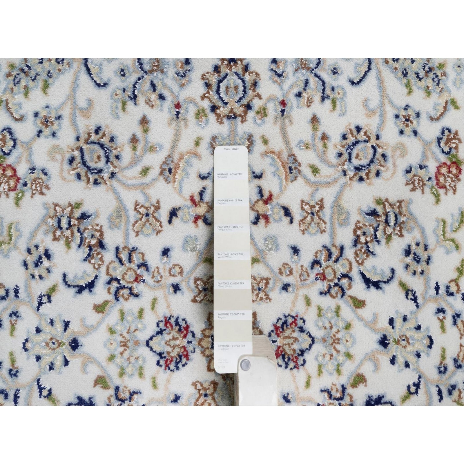 3’1″x5’3″ Ivory Nain with Flower Design Wool and Silk 250 KPSI Hand Knotted Rug
