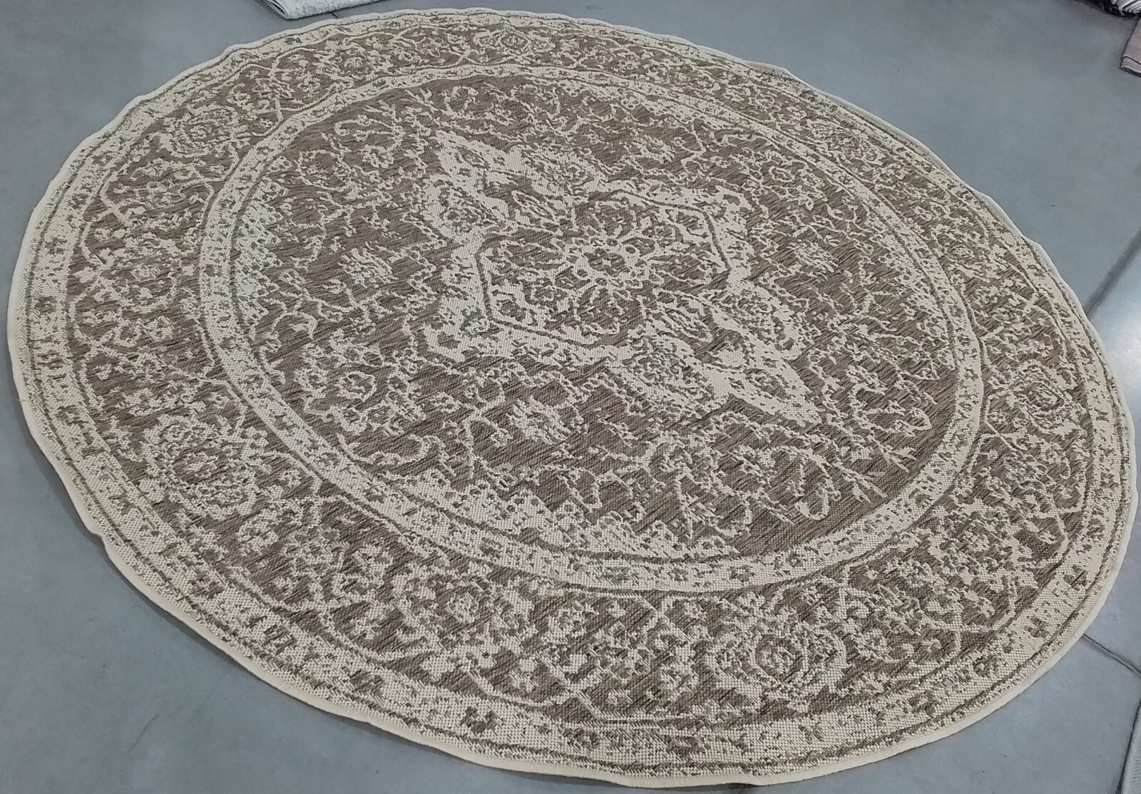 BEIGE / CREAM 8′ X 8′ Round Back Stain Rug, Reduced Price 1172761822 LND137D-8R