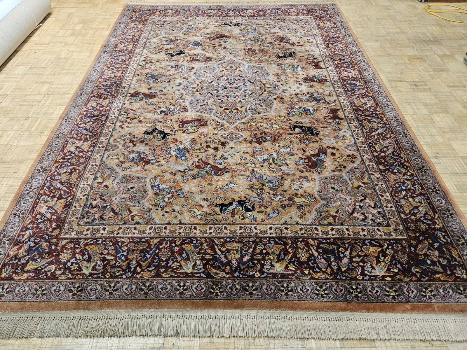 9×12 KARASTAN ANTIQUE HUNTING RUG 700 – 723 – 100% VERY GOOD CONDITION