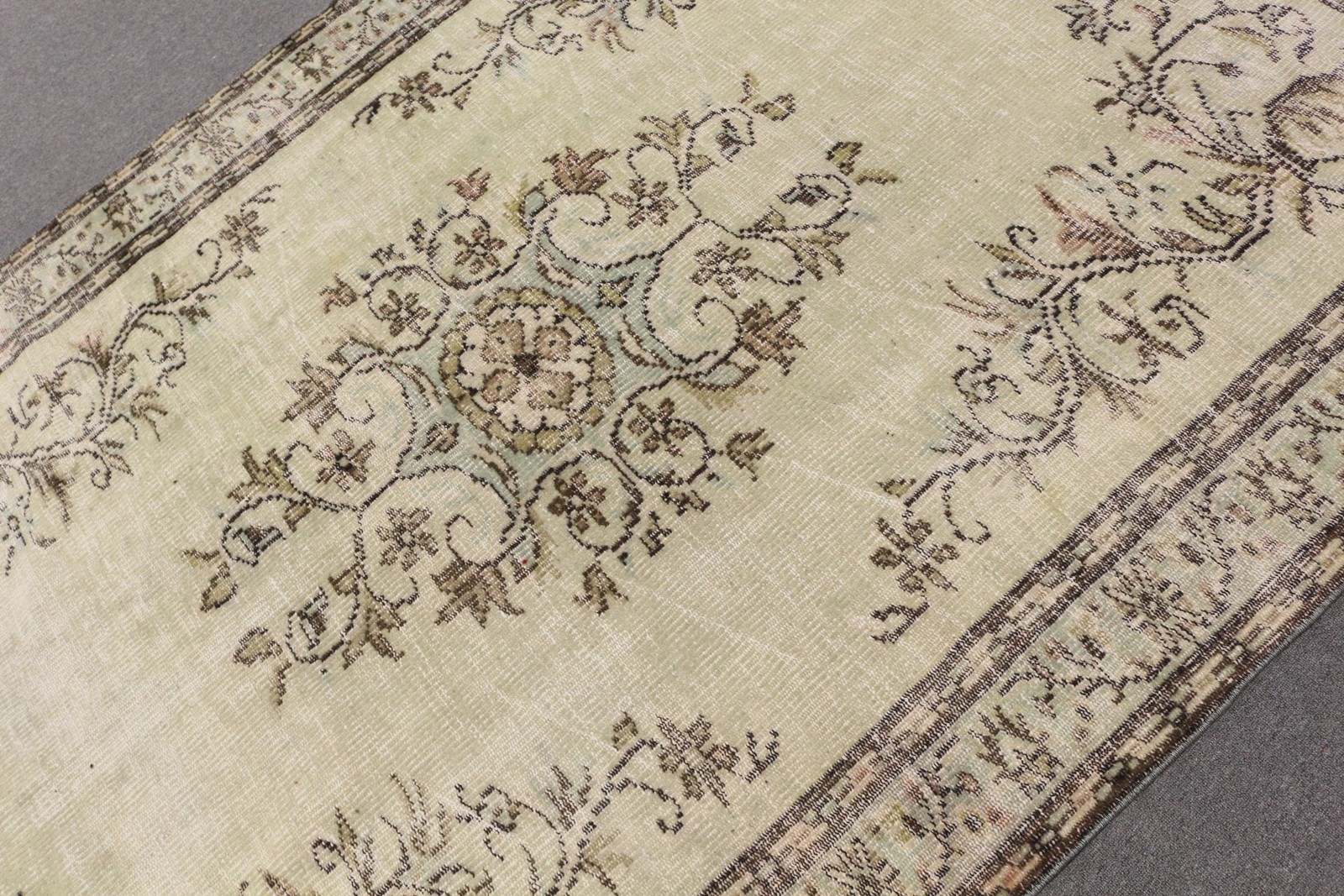5,7×8,3 ft Vintage Rug, Turkish Large Rug, White Brown Animal Print Wool Rug