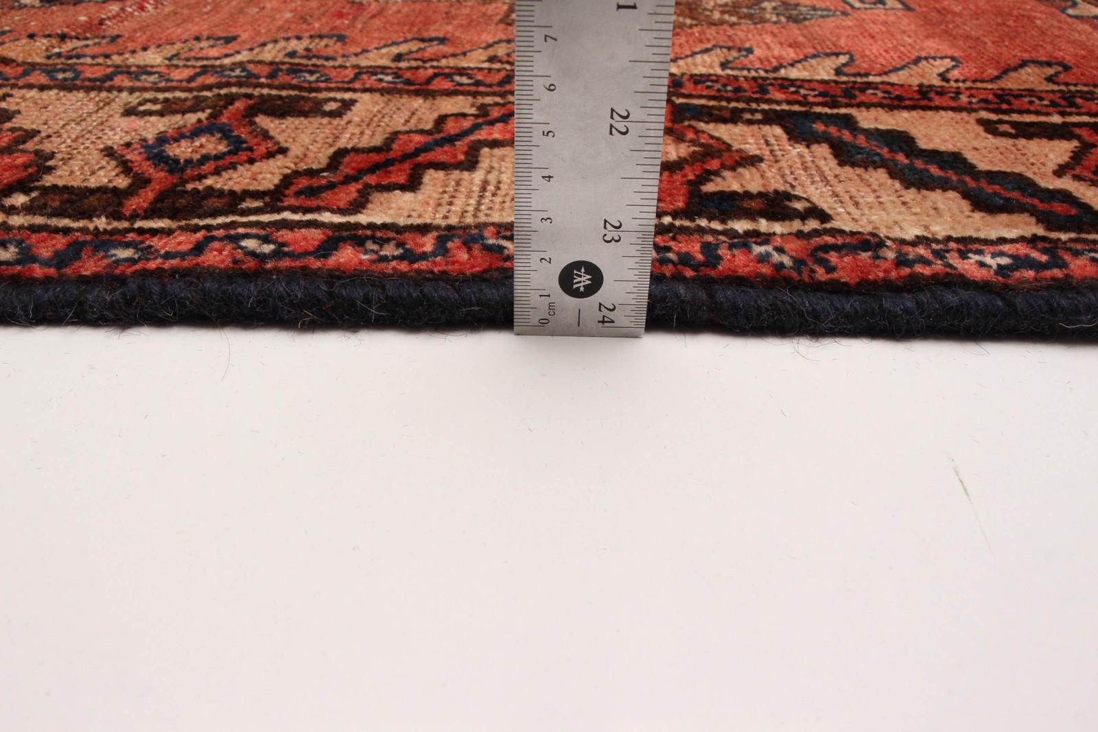 Vintage 5’7″ x 8’3″ Traditional Hand Knotted Vegetable Dye Wool Area Rug