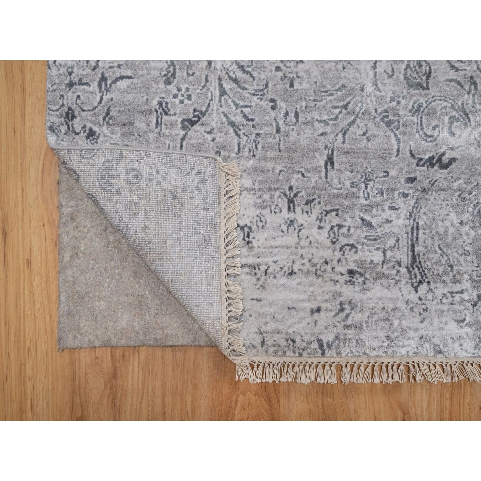 3’x5’1″ Gray Hand Knotted Damask Design Wool and Plant Based Silk Rug 92302