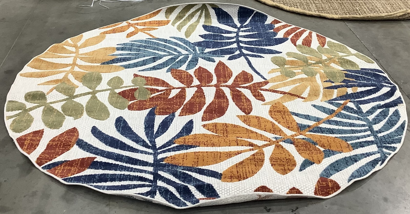CREME / RED 6′-7″ x 6′-7″ Flaw in Rug, Reduced Price 1172679411 CBN814A-7R
