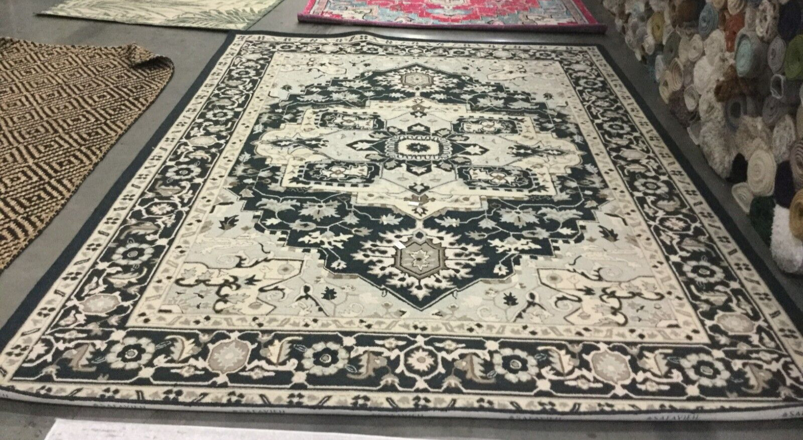 BLACK / NATURAL 8′-9″ X 11′-9″ Back Stain Rug, Reduce price 1172652888 HK709F-9
