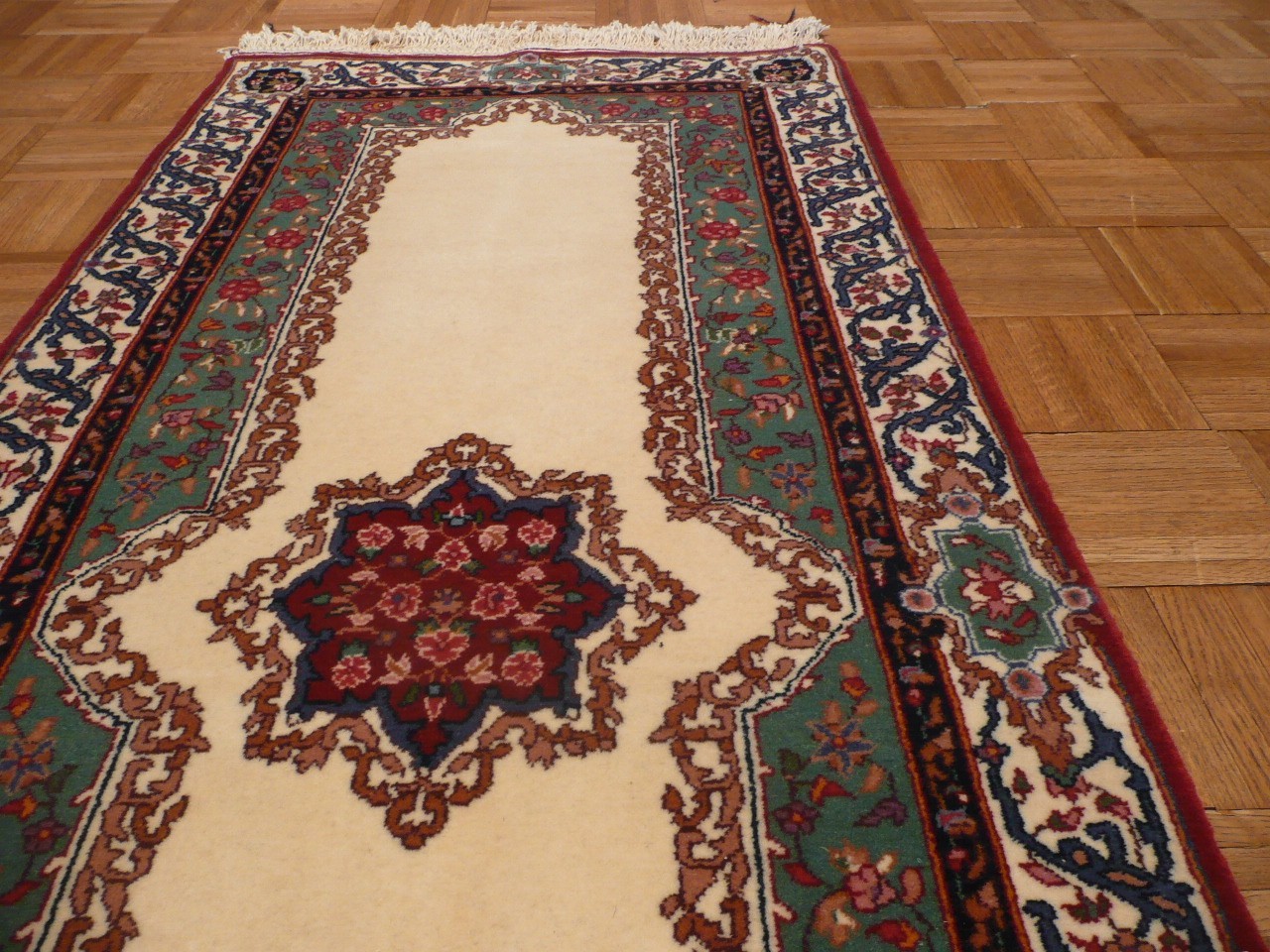 2’6 X 9 Hand Knotted Ivory Fine Kirman Open Field Rug G1071