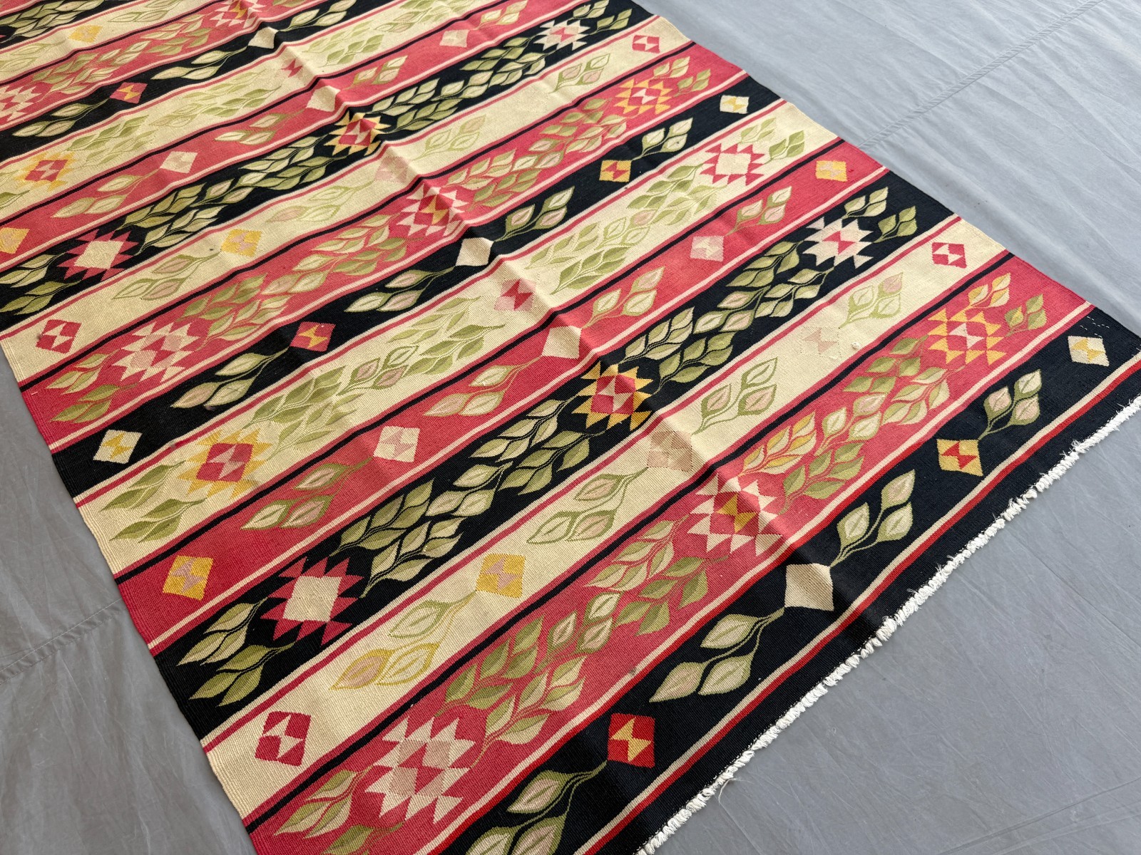 5×8 Handwoven Afghan Turkish Kilim Area – Floral Striped Flatweave Tribal Carpet