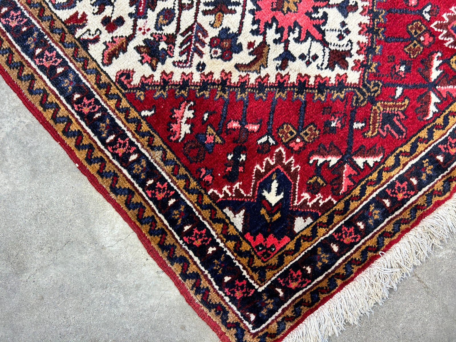 3’1″x5′ Hand-Knotted 100% Wool Pile Herize Rug