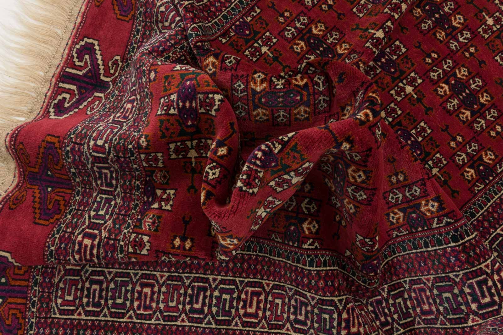 Caucasus Yamut Carpet Hand-Knotted 120×180 Red Geometric Pattern Wool