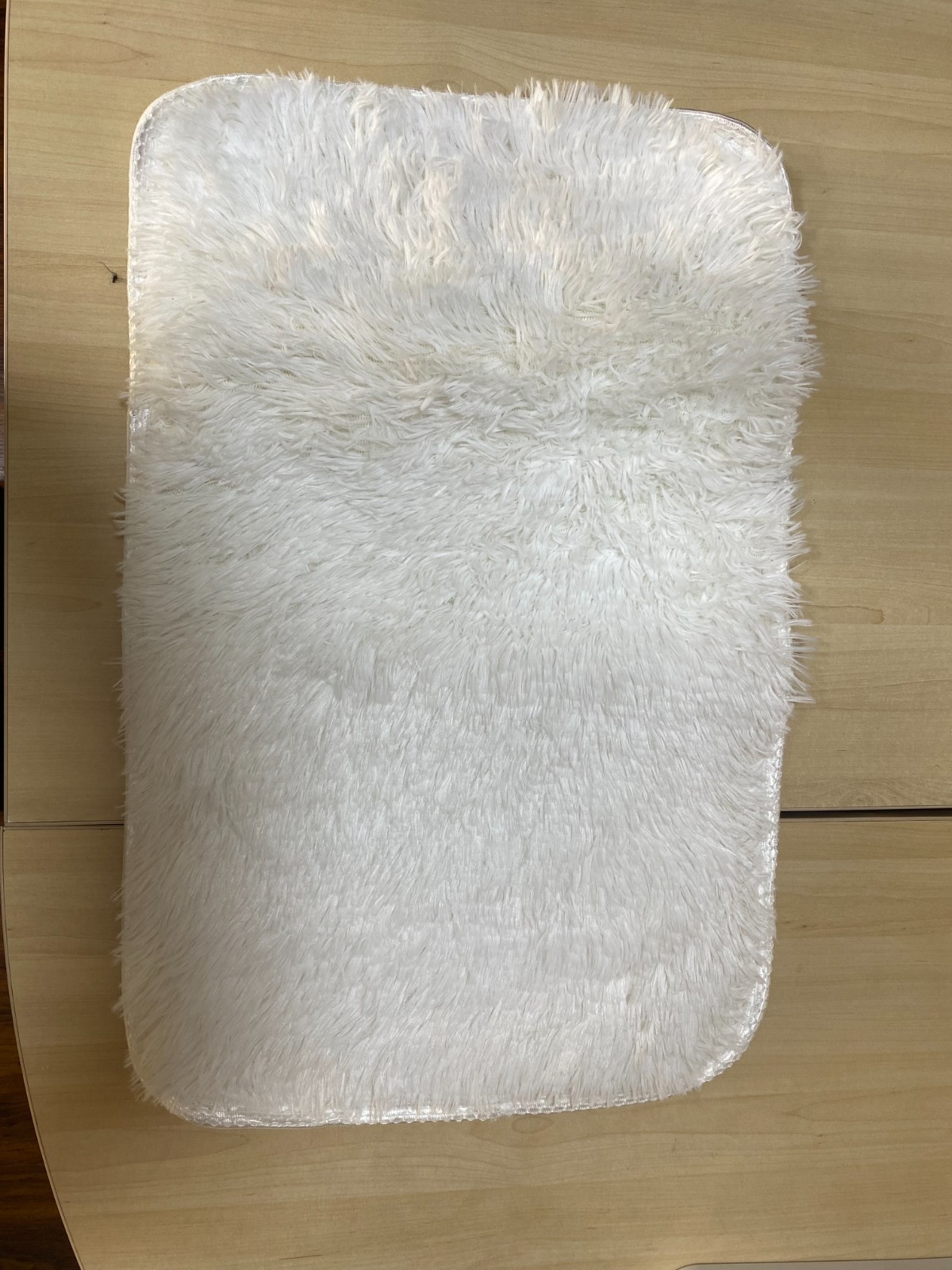 White Faux Fur Rug Soft Shaggy Bedroom Bedside Mat 16 x 24 in (40*60 cm)