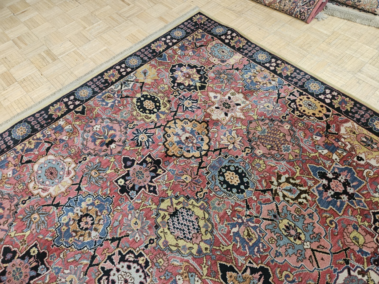 10×14 KARASTAN WILLIAMSBURG KIRMAN VASE 557 100% WOOL RUG – VERY GOOD CONDITION