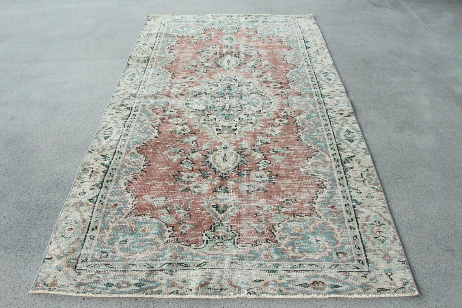Vintage Rug 4,5×8,2 ft (137×251 cm), Red Handmade Turkish Rug