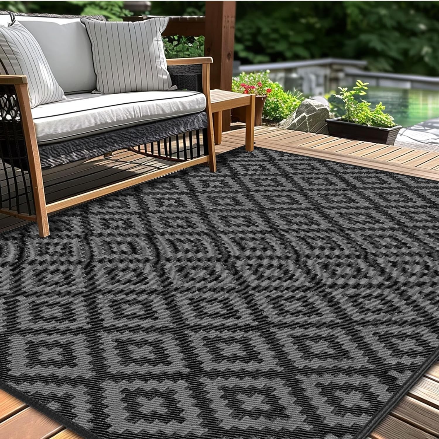 Geometric Design Patio Rug, 4×6 ft Black Grey – Quick Dry and Fade Resistant