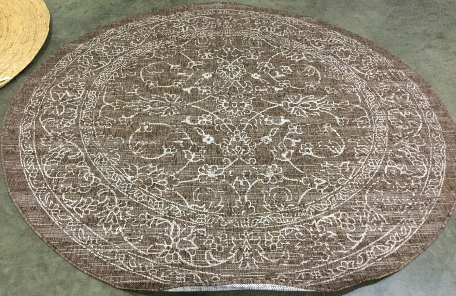 BRWN / IVRY 7′-10″ X 7′-10″ Flaw in Rug Reduced Price 1172662945 CY8680-36321-8R