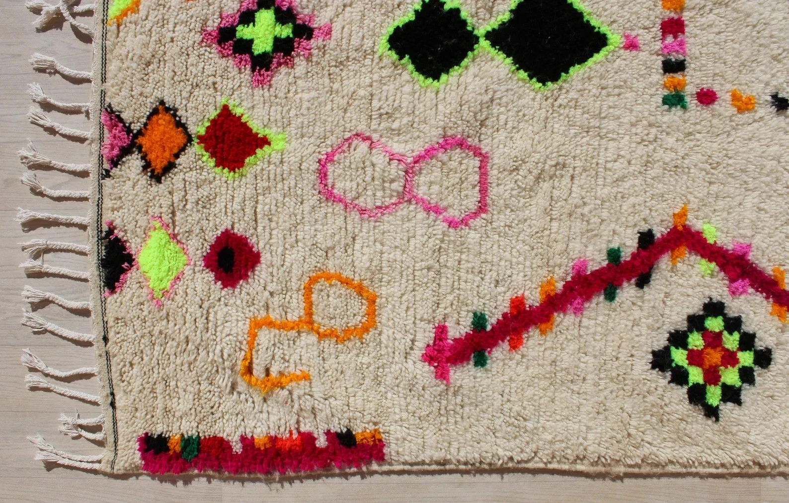 Moroccan Berber Beni Ourain Wool Rug Color Multicolor Handmade Area Carpet Rug