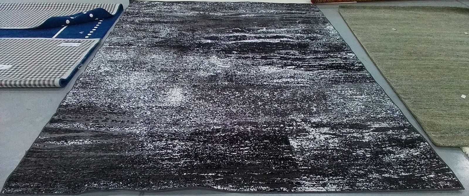 SILVER / BLACK 9′-0″ x 12′-0″ Flaw in Rug, Reduced Price 1172793568 ADR112A-9